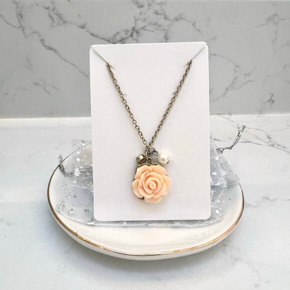 Claire’s Rose Charm Necklace Flower Faux Pearl Romantic Jewelry Cottagecore - Picture 3 of 10